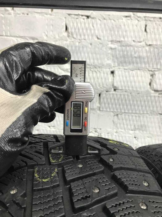 Зимові шини 235/45 R18 Continental IceContact 2 (7072)