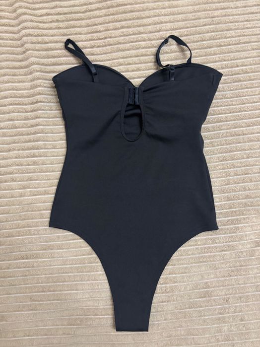 Трендове боді - корсет з чашкою на брителях