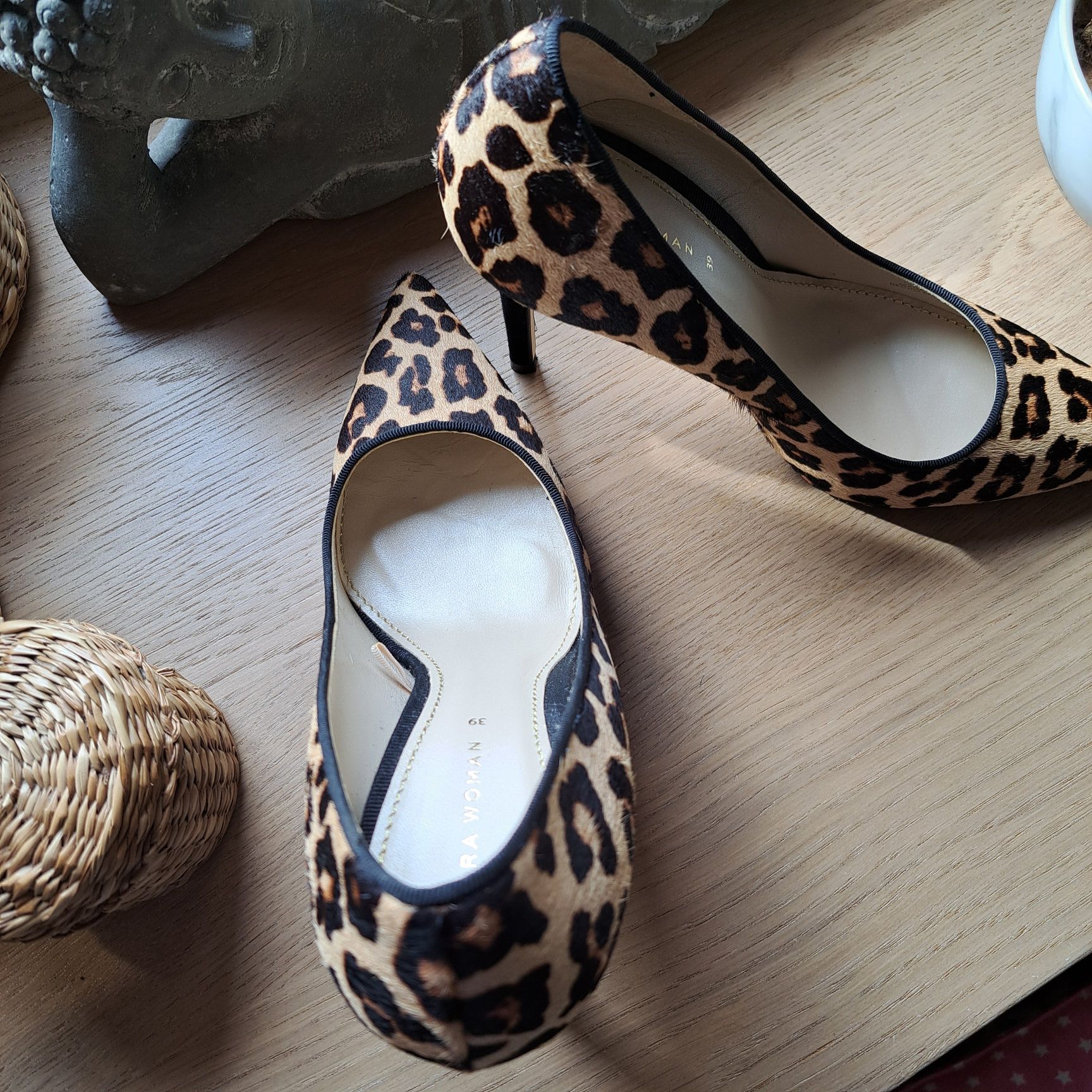 Sapatos Zara Pêlo animal print Novos 38
