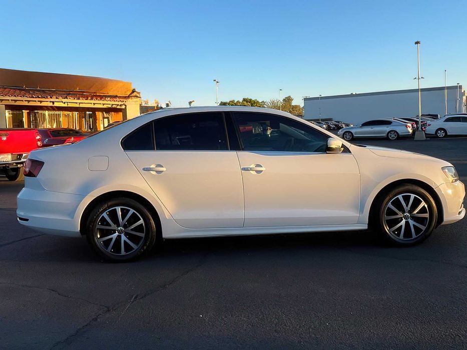 Volkswagen Jetta 1.4T SE      2017