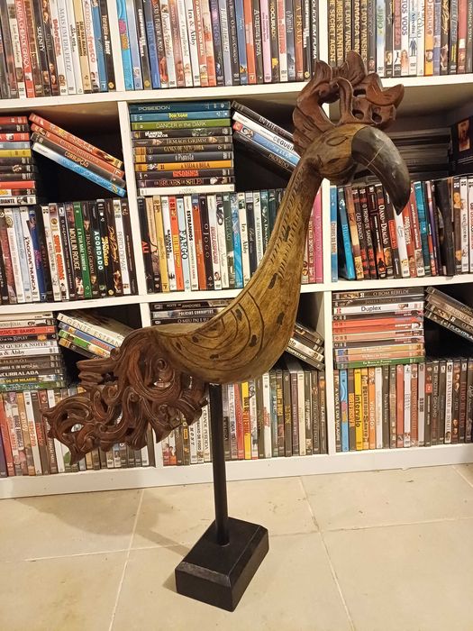 Pavão em madeira decoração