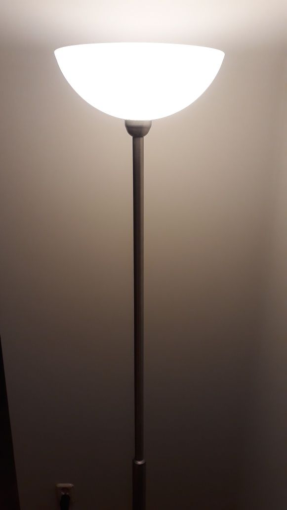 Lampa stojąca aluminiowa ręcznie robiona