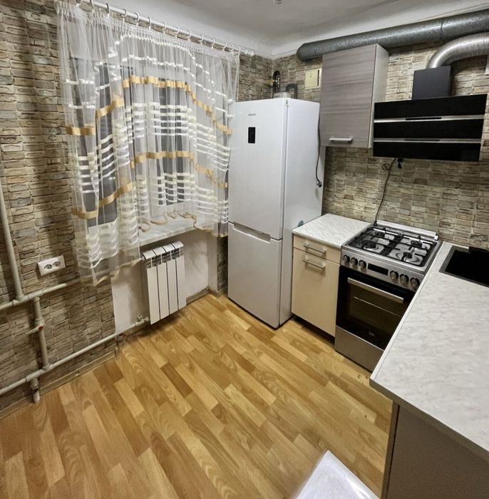 Продам! 2 к квартиру с ремонтом, кирпичный дом