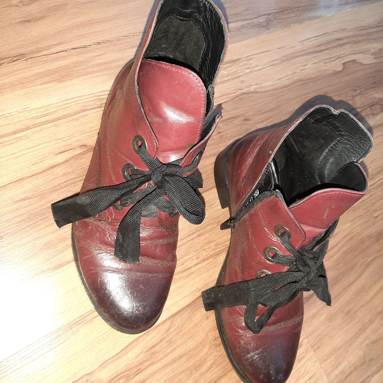 Buty półbuty jesień-zima r.37 skóra Lasocki czerwone wysyłka