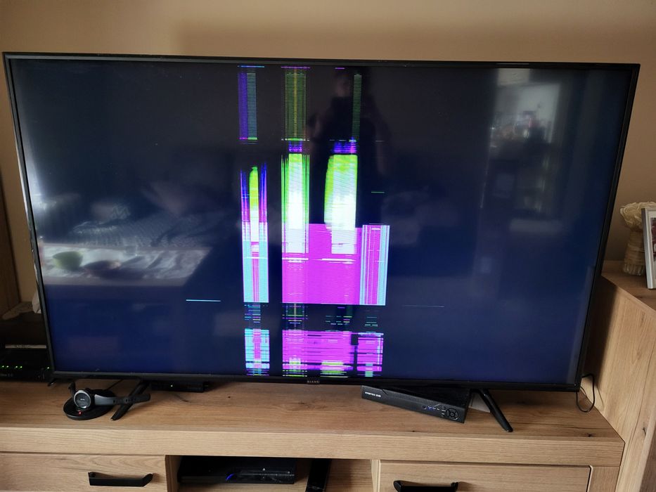 Telewizor kiano uszkodzony