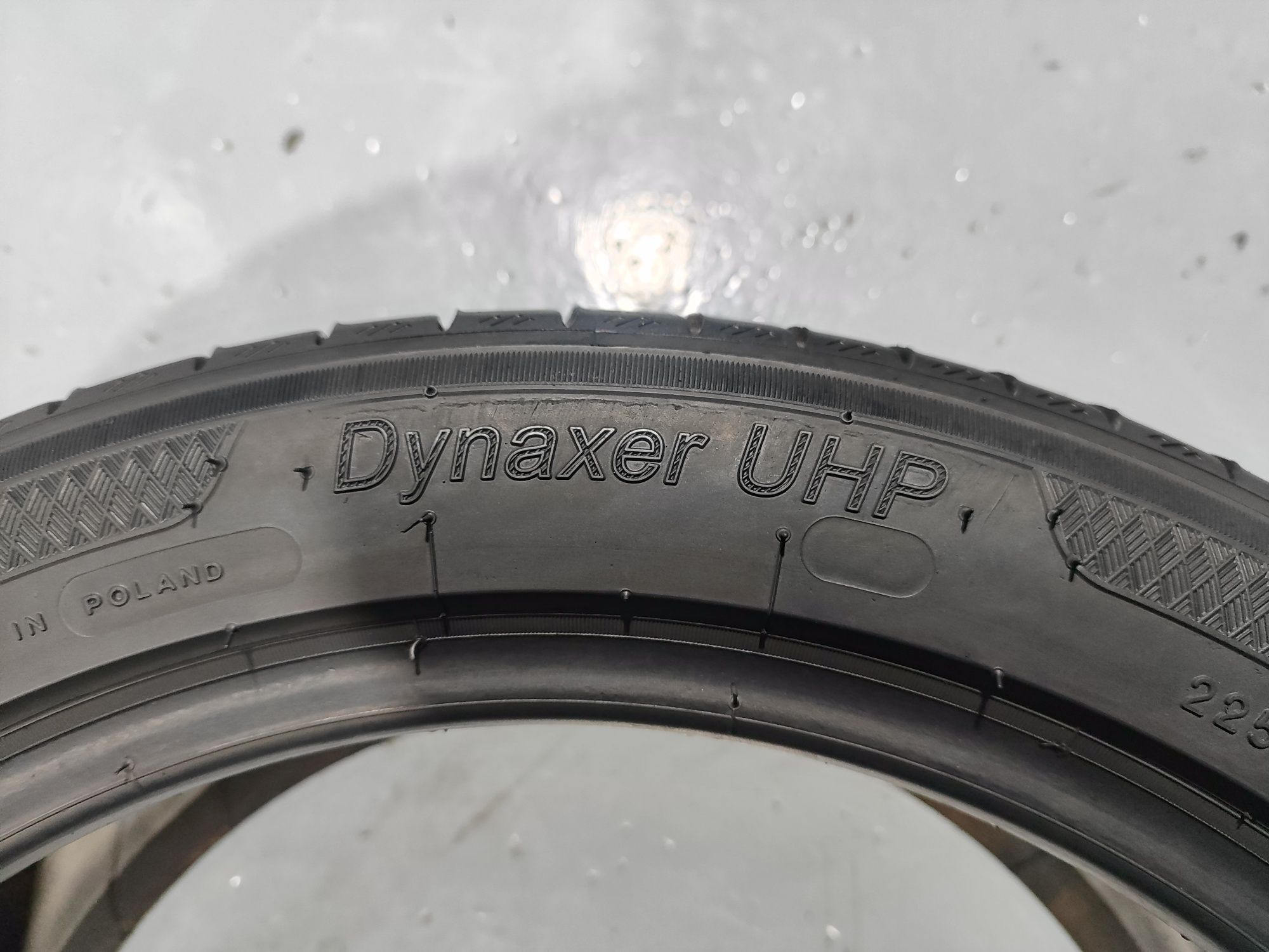 2 pneus semi novos 225-45R17 Kleber - Oferta dos Portes