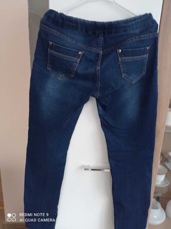 Spodnie jeansowe z dodatkiem laykry