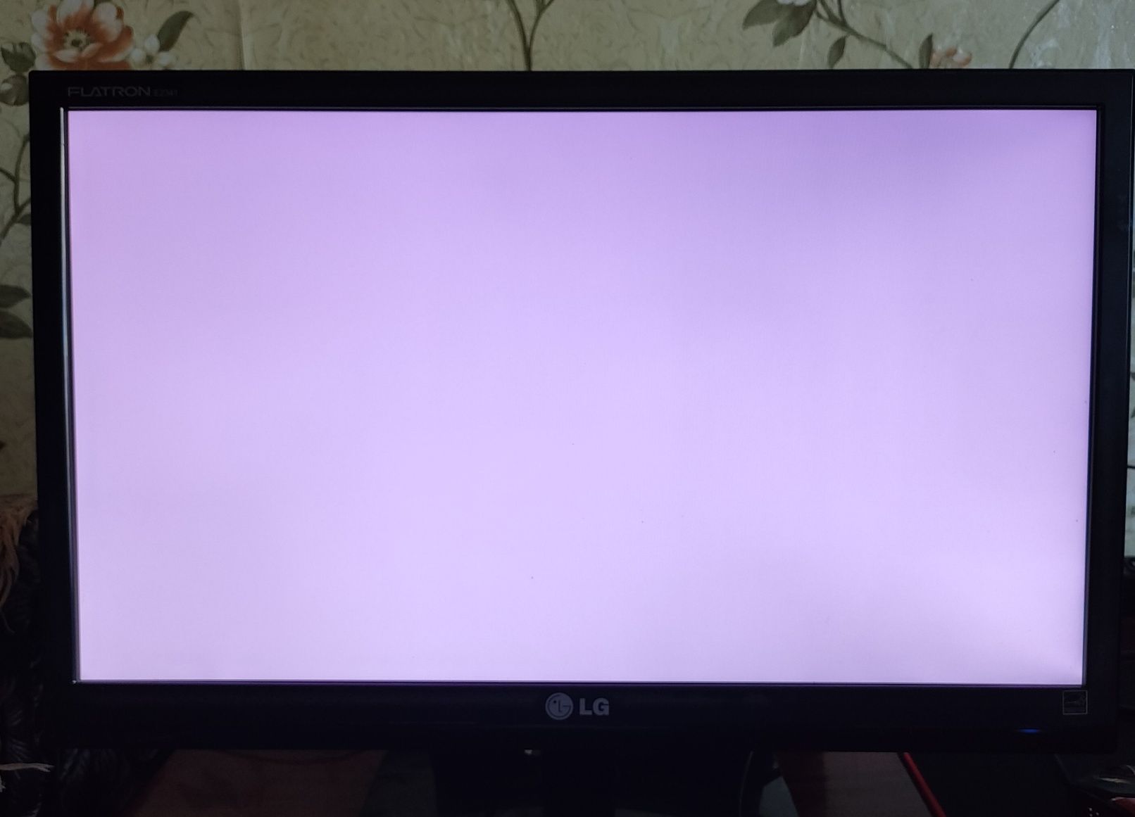 Монитор LG Flatron E2341T-BN (E2341TX)