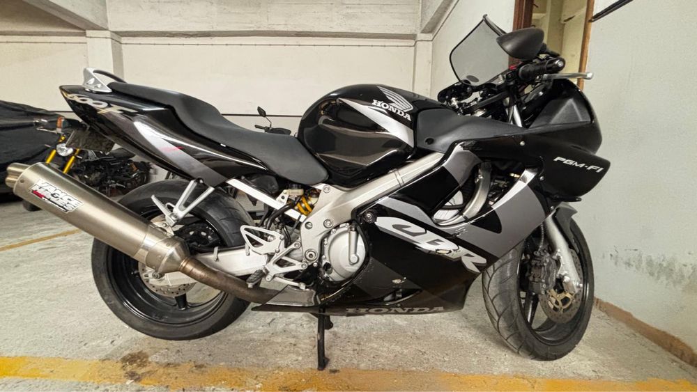 CBR 600F 2001 - Irrepreensivel