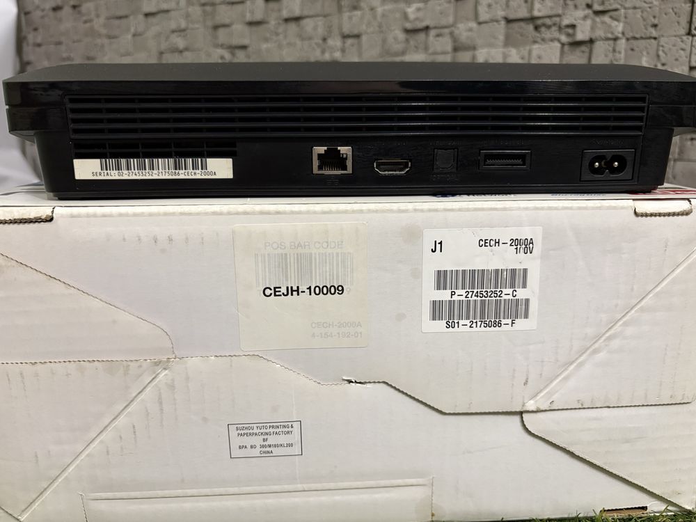 Лімітована консоль SONY PS 3 CECH-2000A J 100v ідеальний стан!