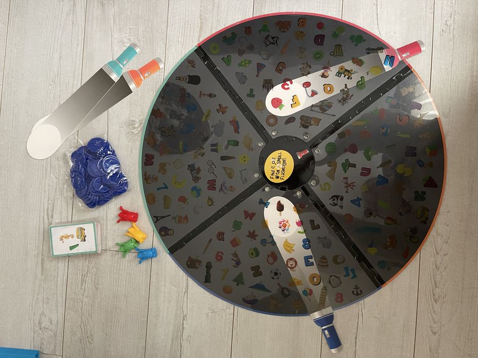 Настільна гра шукалка з ліхтарем для розвитку уваги типу віммельбух