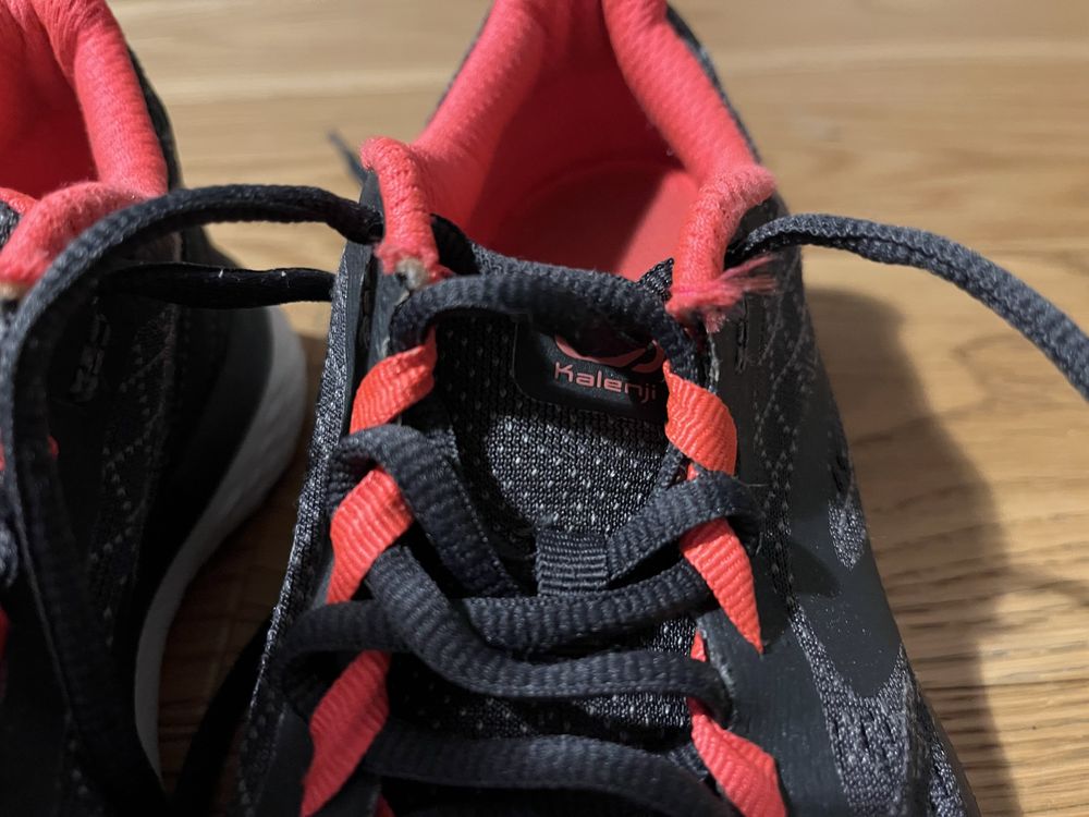 Buty sportowe damskie