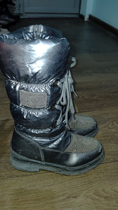 Безкоштовно чобітки зимові дівчинка