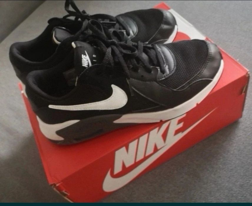 Buty Nike Air Max Excee rozm 38 czarne białe