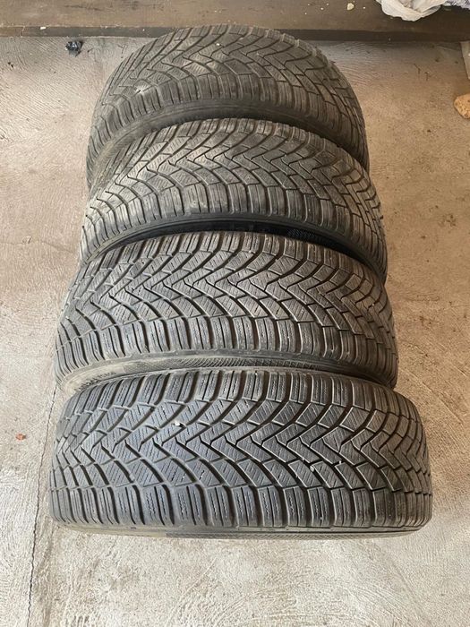 Зимові шини Continental 205/55 R16