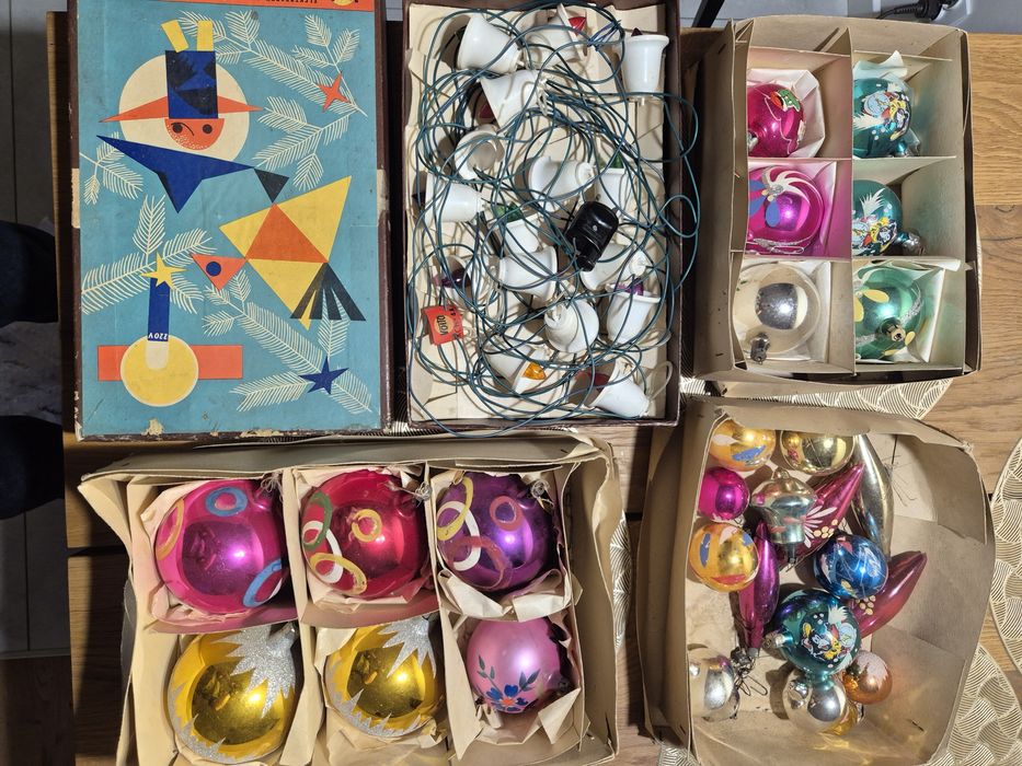 Ozdoby choinkowe z czasów prl bombki + lampki