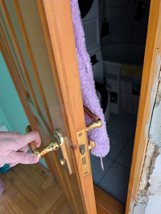 Двері дерев'яні бу