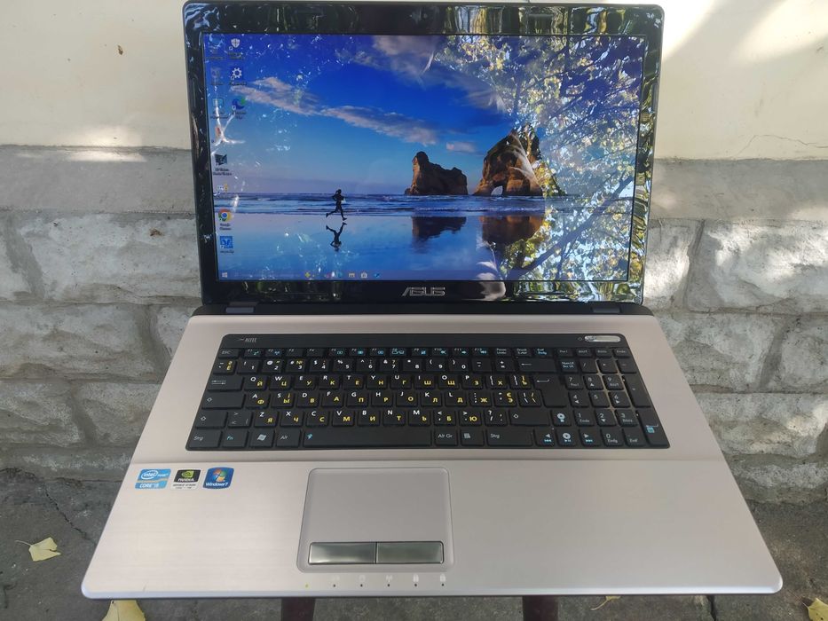 ASUS X73S (Core i5)