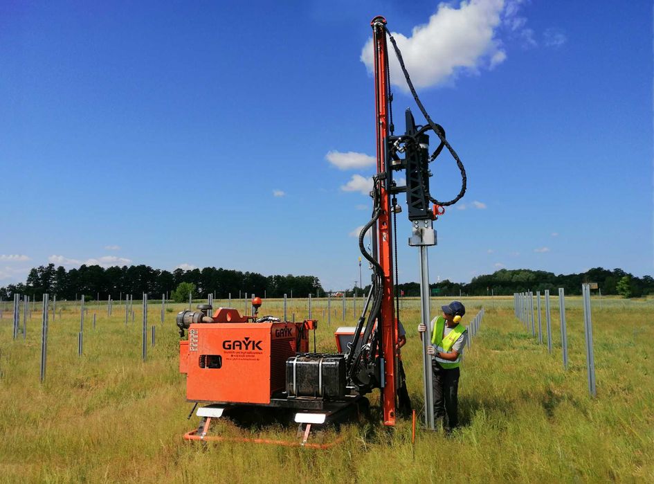 EKIPA KAFAR/PALOWNICA – praca przy farmach fotowoltaicznych w UE i PL