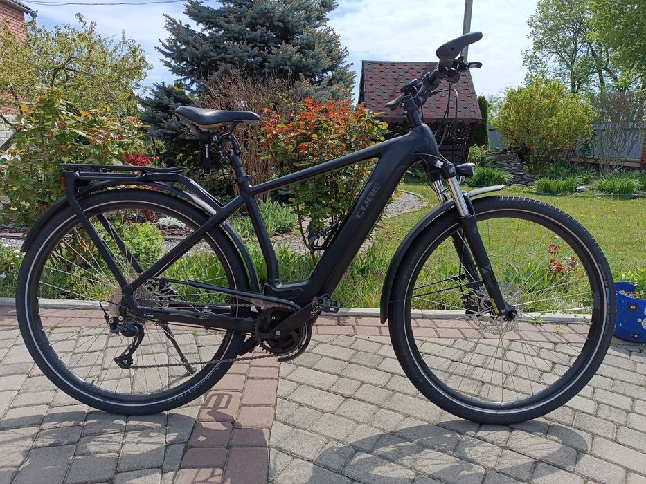 Електровелосипед CUBE Kathmandu.