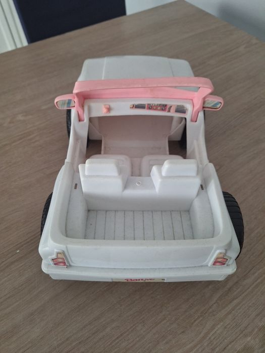 Auto dla lalki barbie