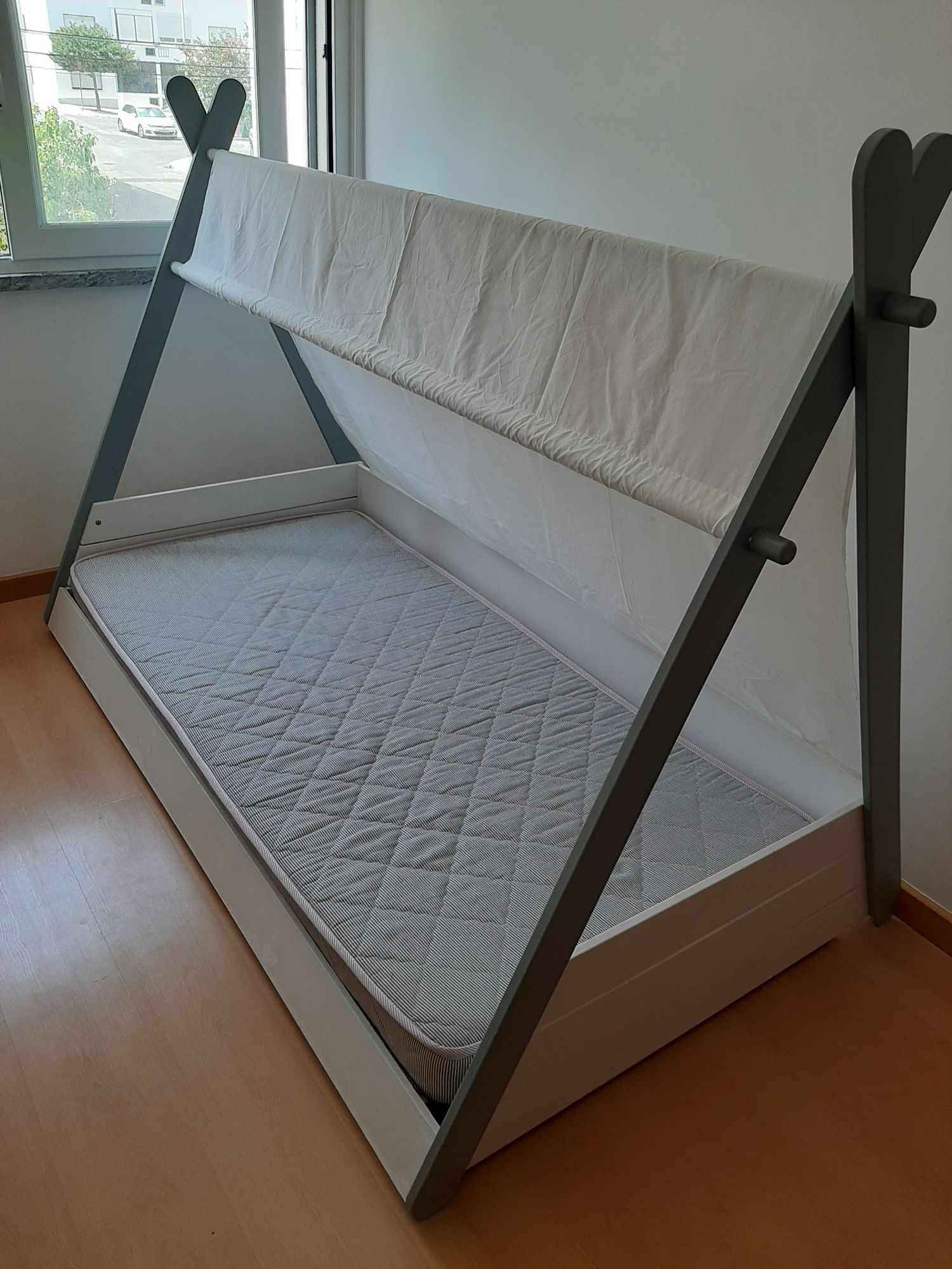 Cama criança tipo Montessori