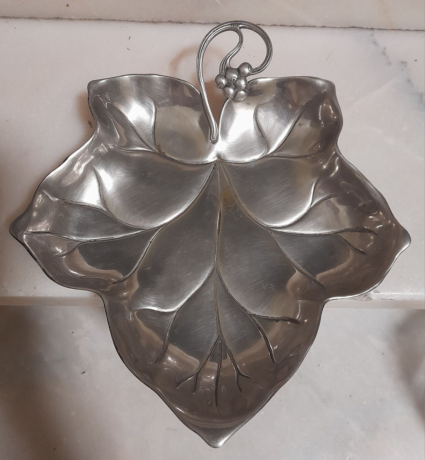 Fruteira e jarra em vidro