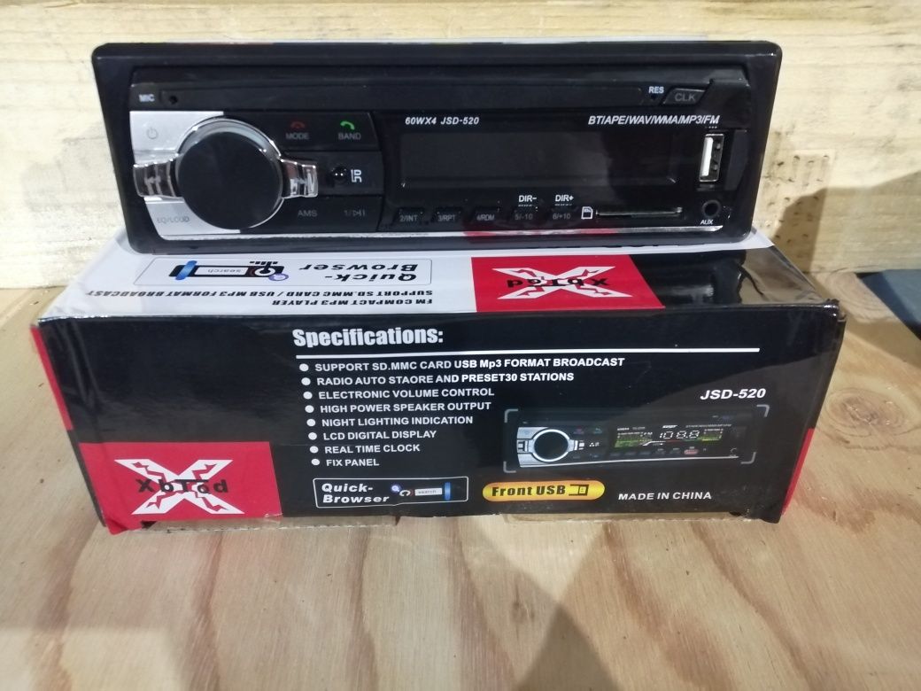 Vendo rádio automóvel usado em bom estado. Tem bloothooth, USB, aux.