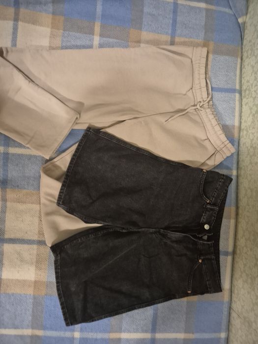 Шорти та штани є