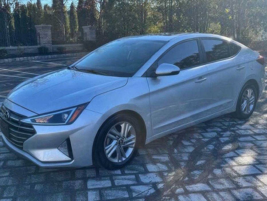 Hyundai Elantra      2019