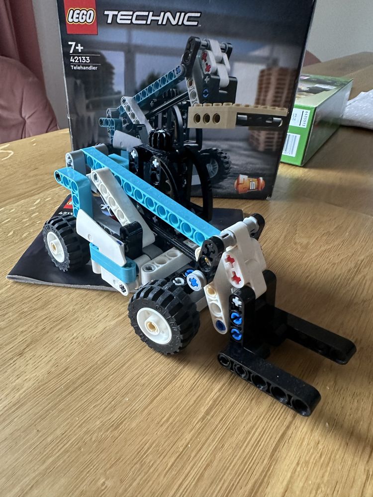 LEGO Technic 42133 Ładowarka teleskopowa