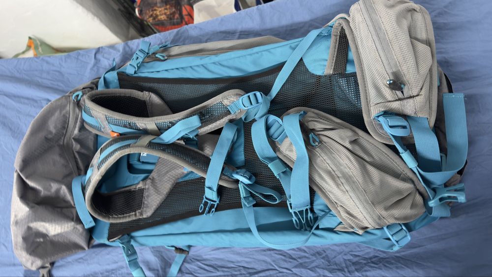 Mochila quechua 40L trilha, camping, viagem