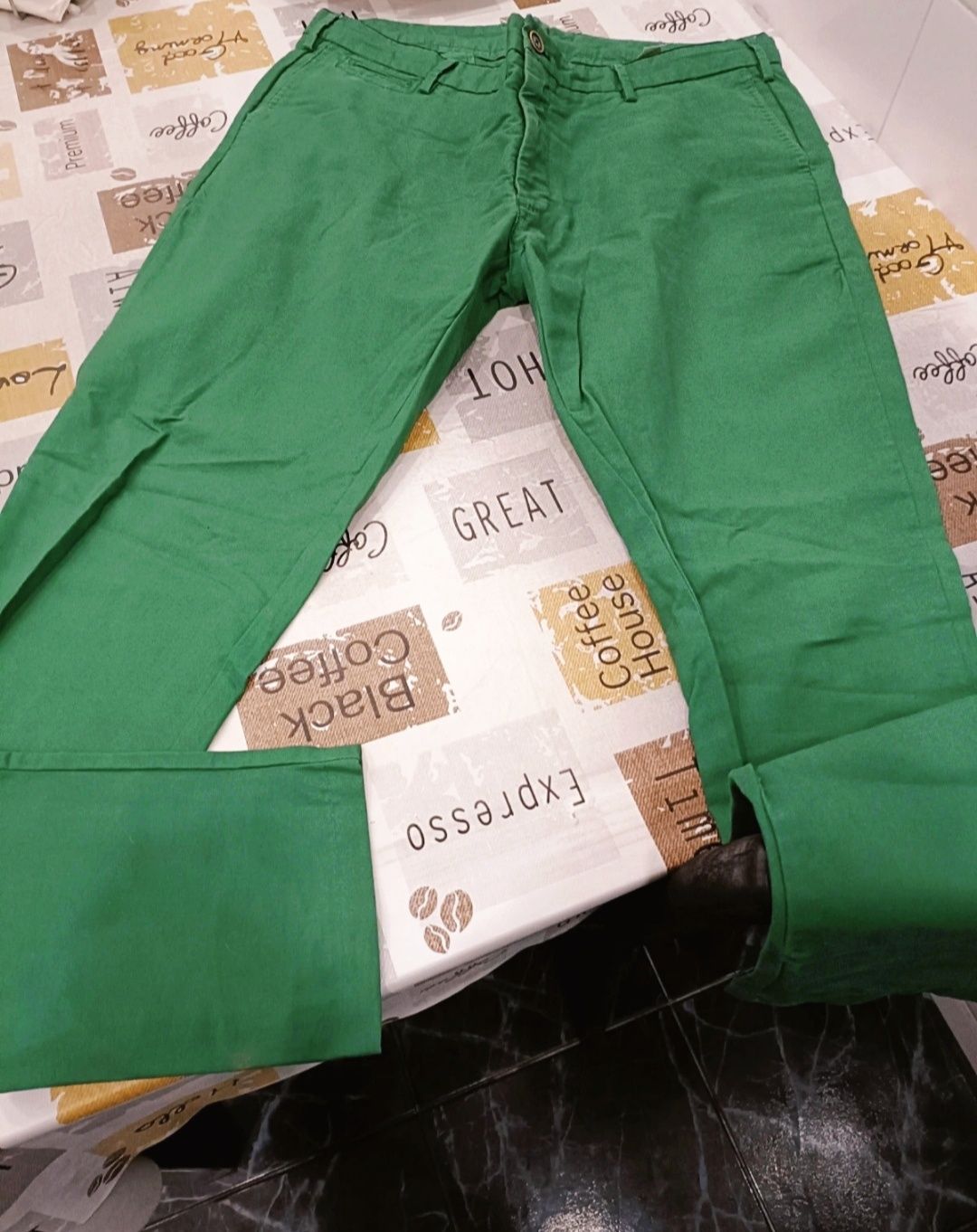 Calças verdes homem Massimo Dutti tamanho 50