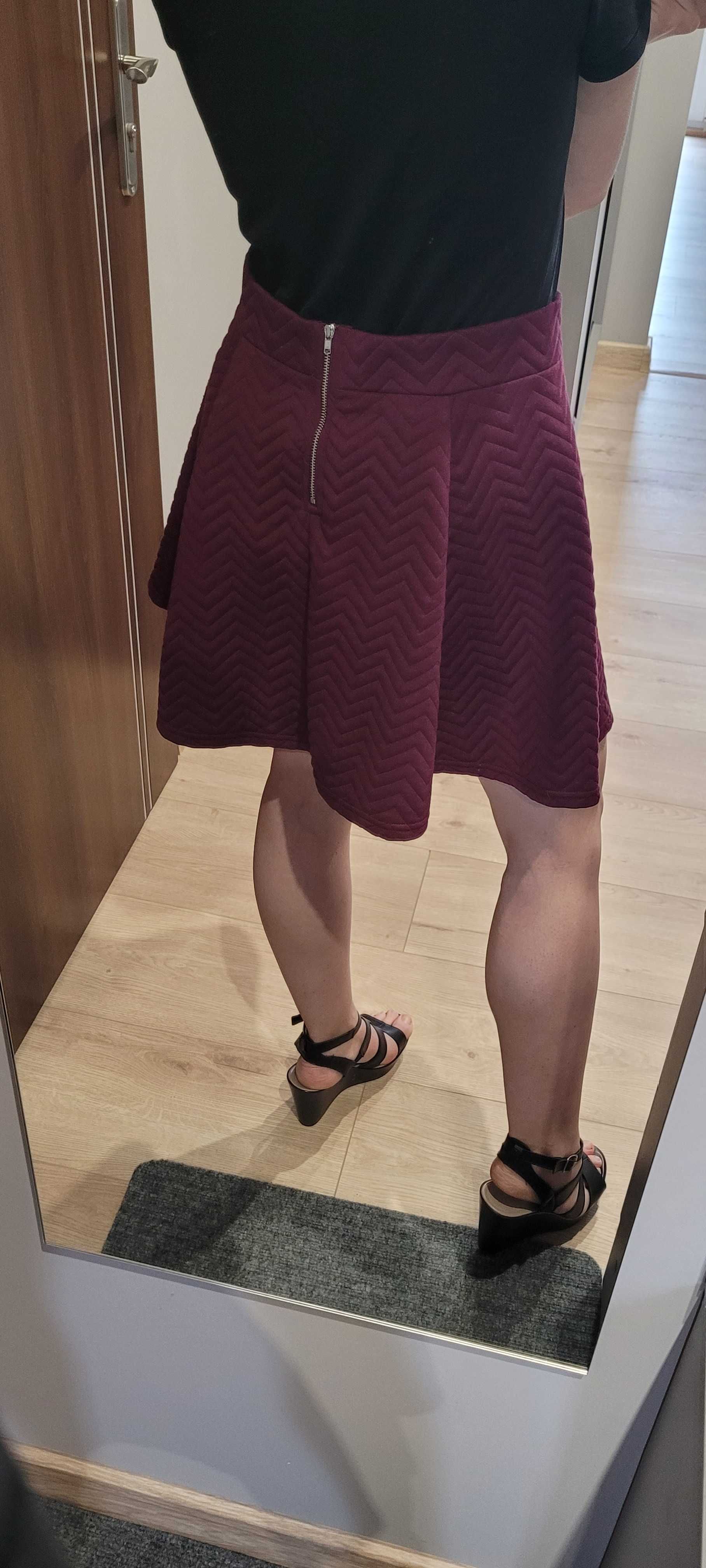 Fioletowa rozkloszowana spódniczka Divided H&M