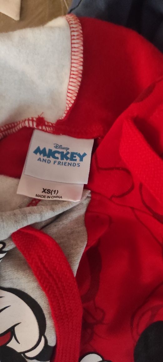 Bardzo ładna bluza z kapturem firmy Disney z Myszką Miki r XS