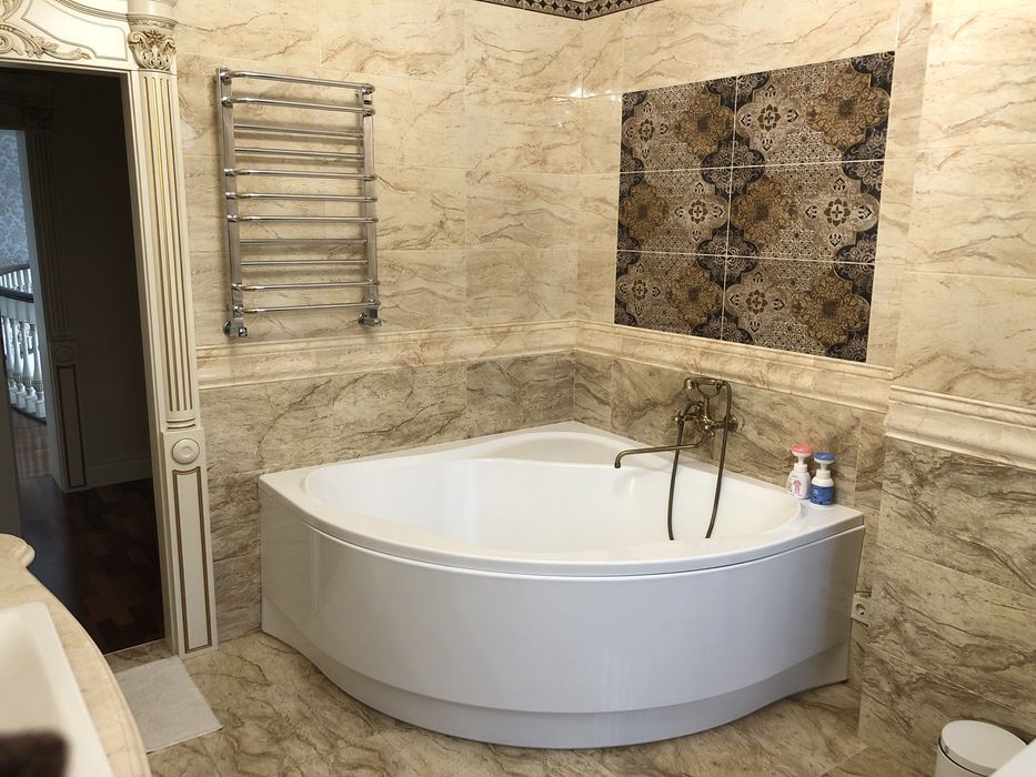 Продаж будинку та 18 соток землі