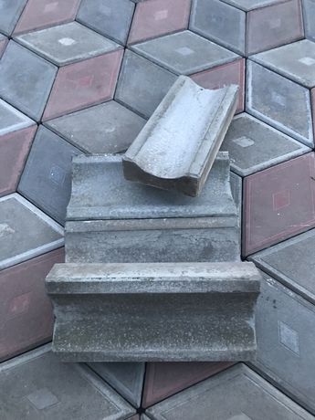 Зливи, бруківка, лоток бетонний сірий .
