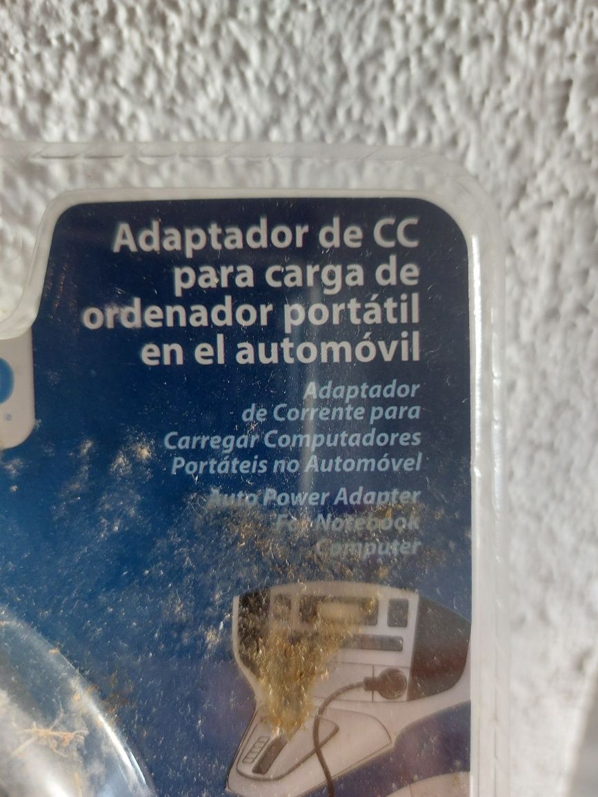 Adaptador de corrente para carregar portatil no automóvel