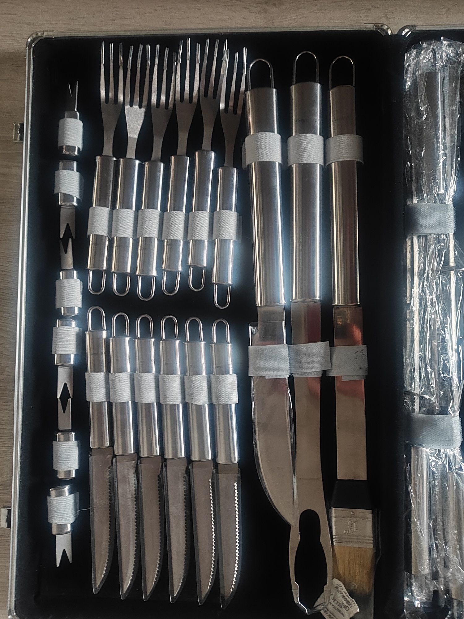 Набір інструментів для гриля BergHOFF Cubo в алюминієвому кейсі