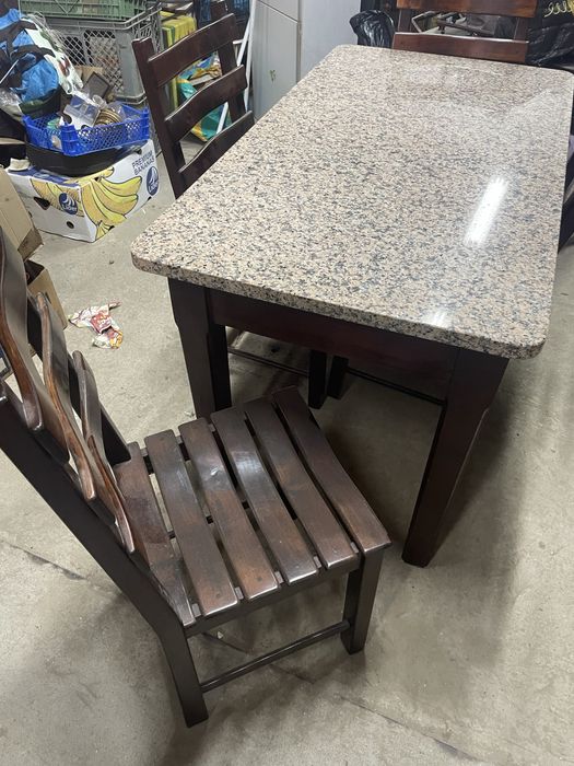 Mesa de Cozinha e 4 Cadeiras