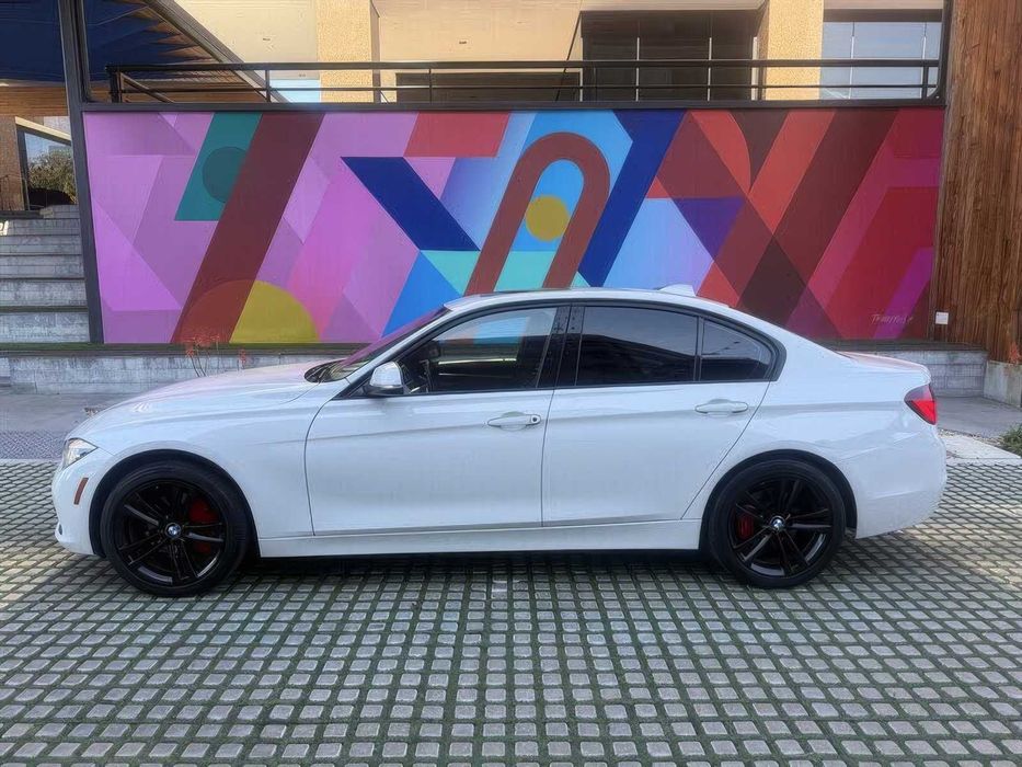 BMW 3 Series 330i      2019