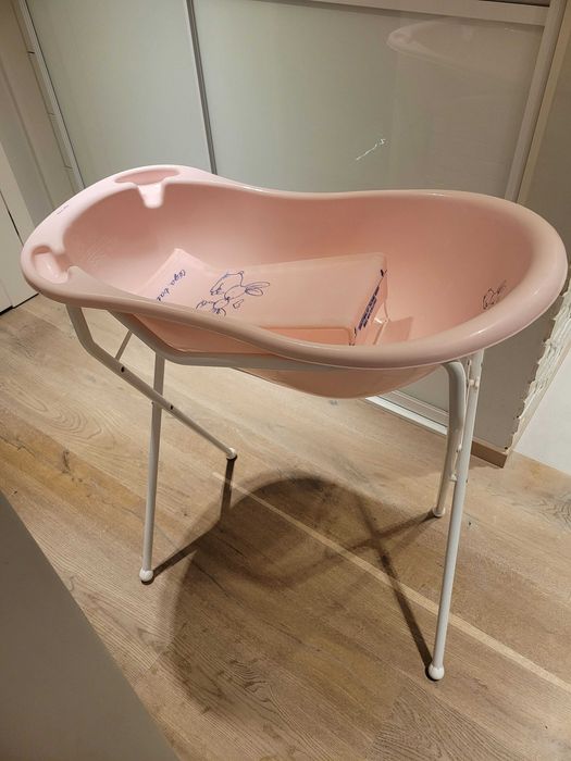 Wanienka niemowlęca ze stojakiem i leżaczkiem