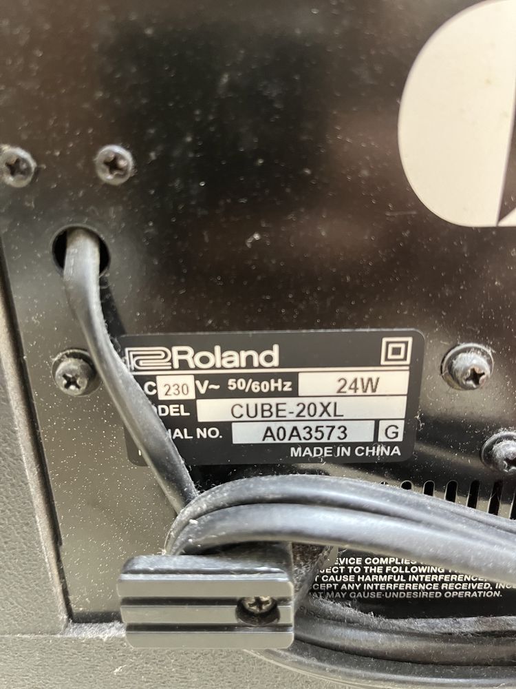 Amplificador Roland Cube 20XL