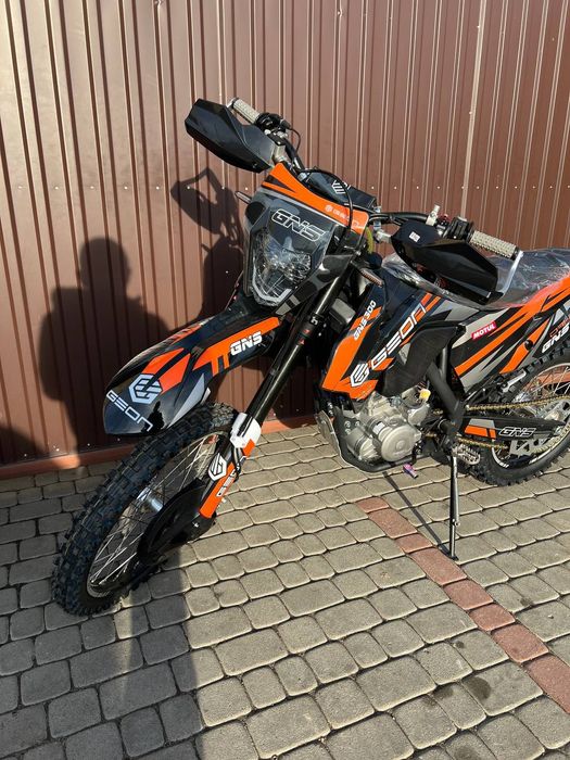 Мотоцикл Geon Dakar GNC 300