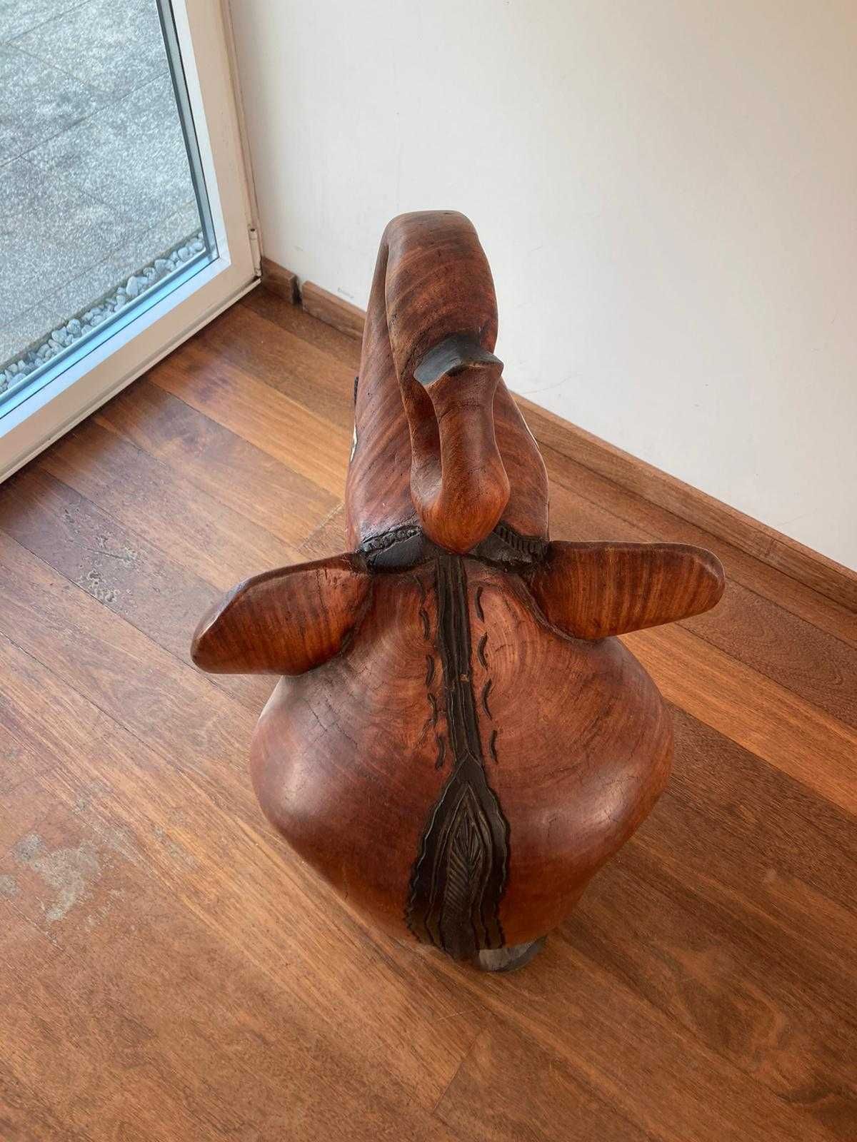 Elefante decorativo de madeira maciça