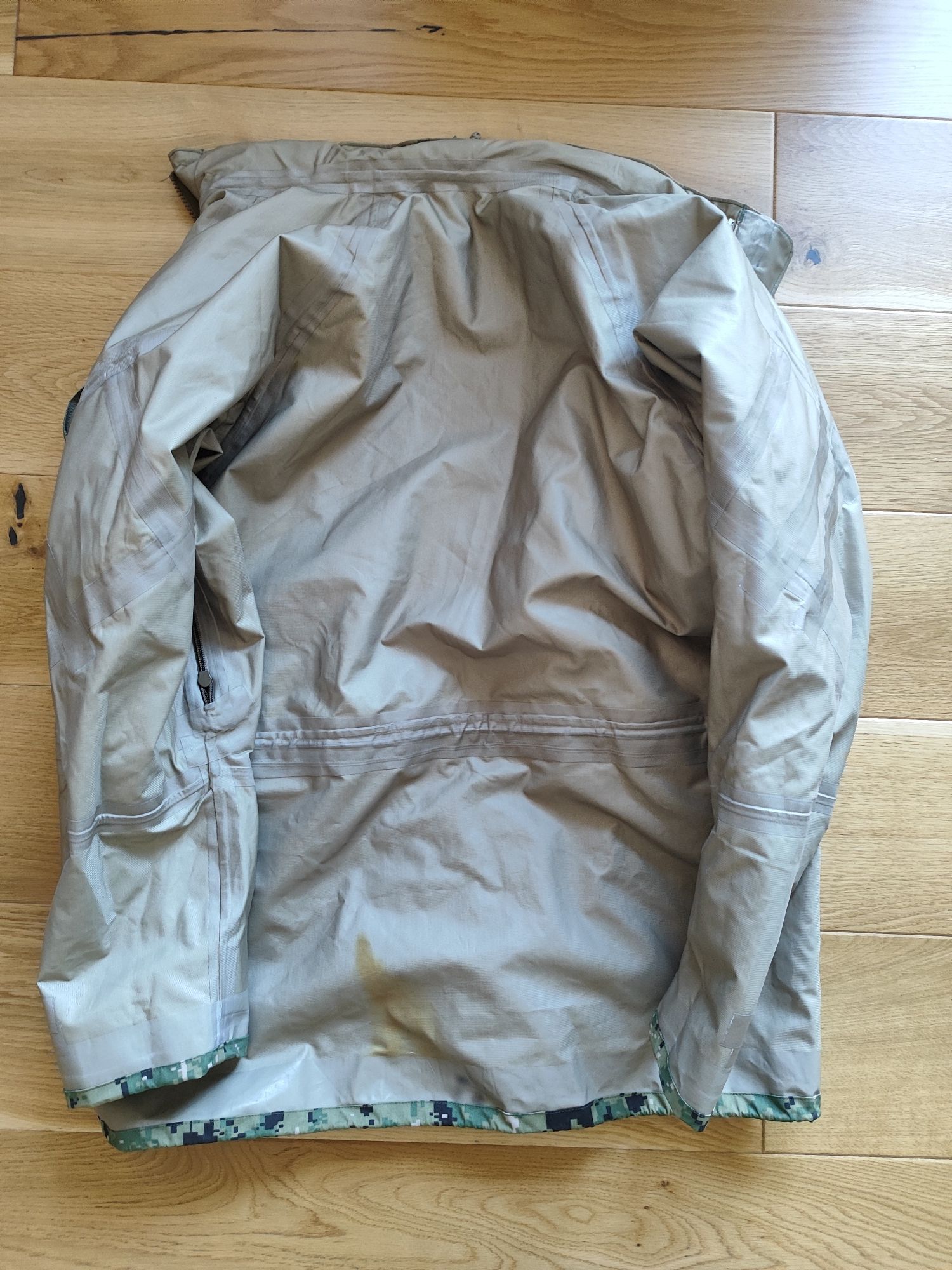 Kurtka nwu aor2 Gore tex medium long US Army US Navy