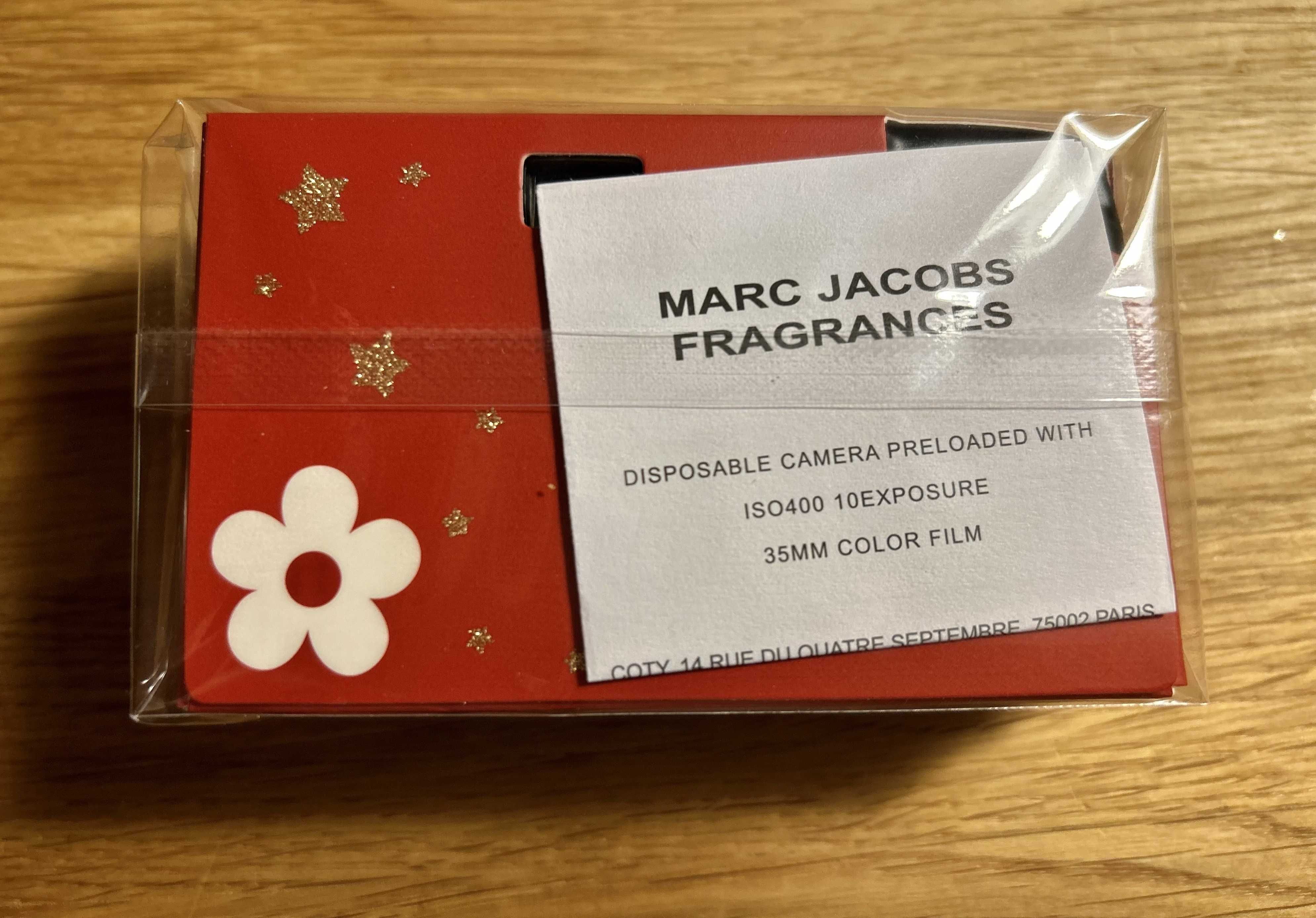 Aparat fotograficzny analogowy Marc Jacobs.