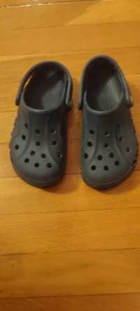 Crocsy granatowe