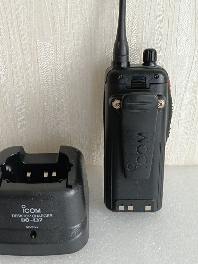 Рация, радиостанция Icom IC-F4GT, Япония. Новая литиевая батарея.