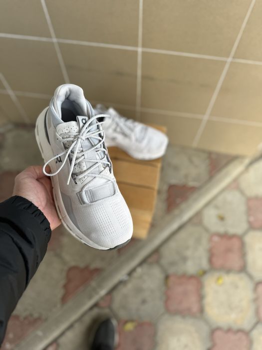 Кросівки бігові мега зручні On cloud nova